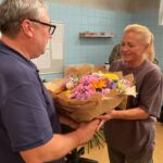 V zákulisí natáčení seriálu ZOO, kde Pavla Tomicová nedávno oslavila své šedesátiny.