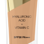 Miracle Pure Skin-Improving Foundation je prvním make-upem od Max Factor, který zároveň plní funkci péče o pleť. Max Factor, 439 Kč