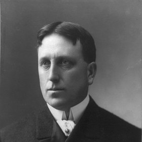Magazínový magnát William Randolph Hearst si přál, aby každý, kdo prokáže, že je jeho dítětem, dostal jeden dolar.