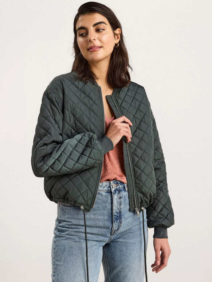 Dámský prošívaný bomber. Lindex, 1499 Kč. 