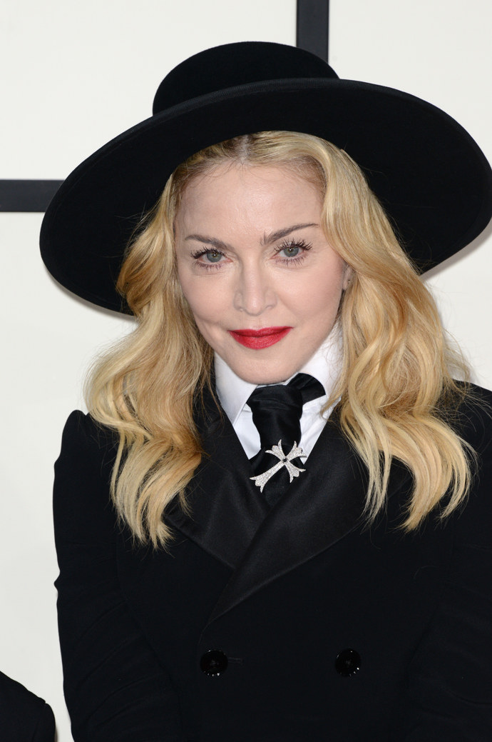 V roce 2014 už byly zásahy estetických specialistů vidět znatelněji.