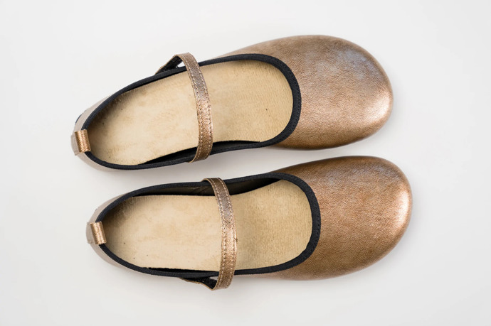 Zlaté 100% veganské barefoot baleríny s tenkou a odolnou podrážkou. AHINSA SHOES, 2690 Kč