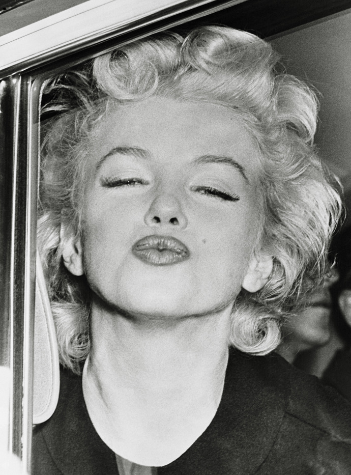 Marilyn Monroe a její ikonické vlny, které si můžete za pomocí vhodných vlasových doplňků vytvořit i doma.