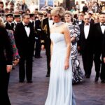 Princezna Diana v šatech Catherine Walker, které byly inspirované róbou Grace Kelly z filmu Chyťte zloděje.