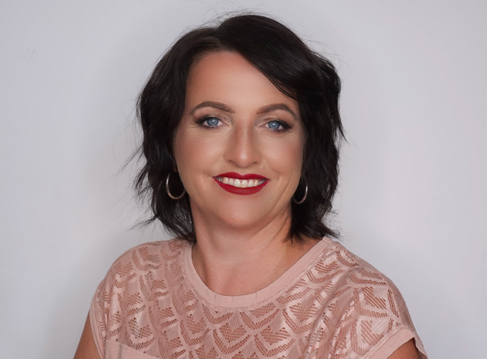 Líčení jsem podtrhla i drobnou úpravou vlasů.