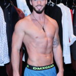 Dnes se Matyáš naplno věnuje právě hudbě a modelingu už velmi okrajově.