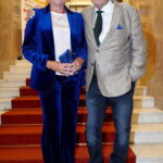 Jitka Sedláčková přišla na finále Muže roku se svým partnerem Pavlem Töpferem. Herečka zvolila sametový komplet v modré barvě, který svou výraznou barvou suploval večerní róbu. S ohledem na věk paní Sedláčkové působí elegantním a nenuceným dojmem.