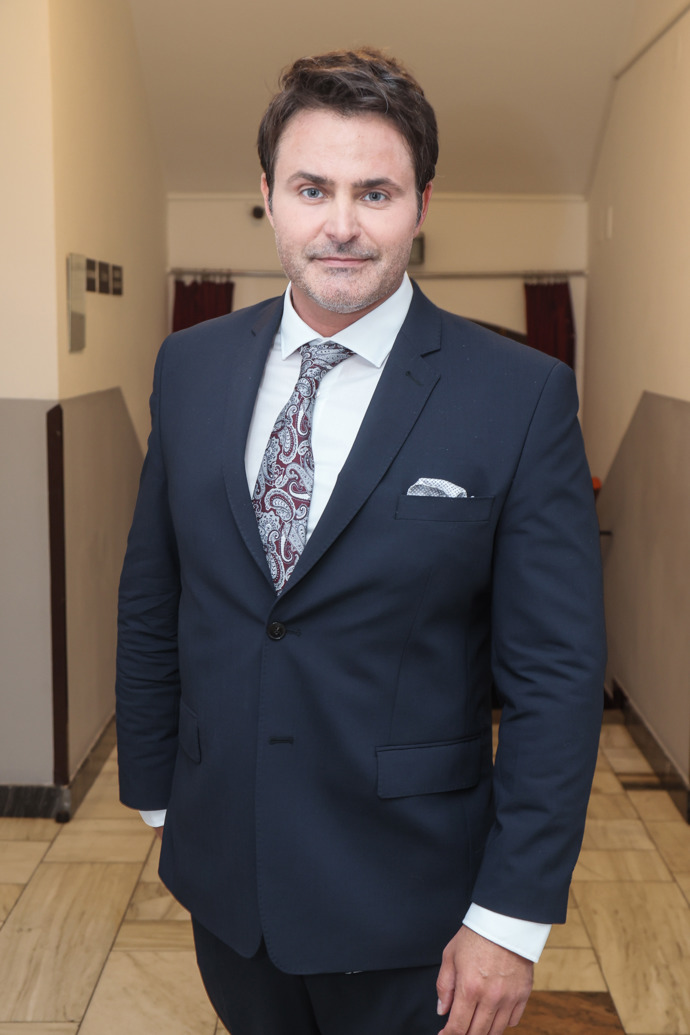 Takhle to Šimůnkovi slušelo v obleku.