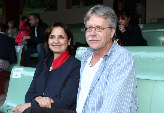 Manželem herečky Veroniky Freimanové je architekt Vladimír Bouček.