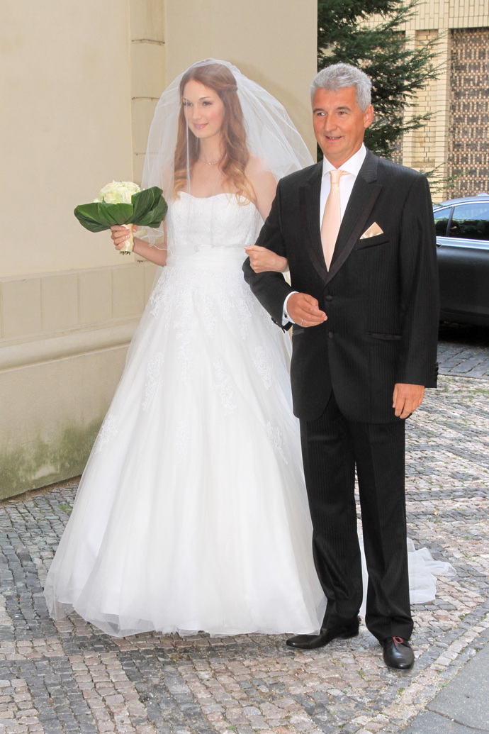 Takto Michal vedl dceru k oltáři v roce 2013.