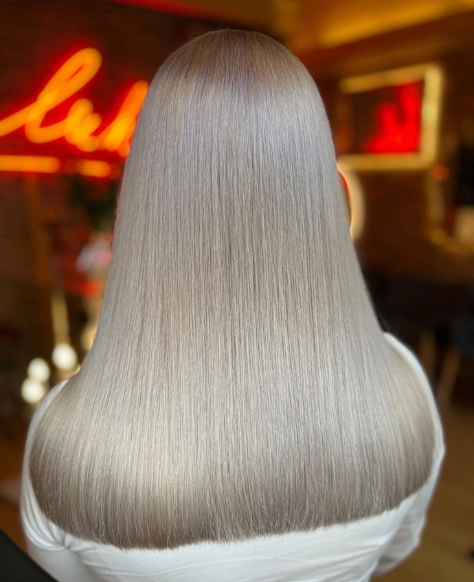 To se odráží i na jejich účesu, který je vždy dokonalý.