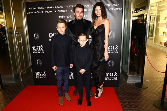 Leoš Mareš má z předchozího manželství dva syny, Matěje a Jakuba.