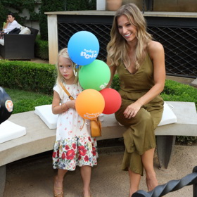 Otcem blonďaté slečny je moderátorčin bývalý manžel Jan, se kterým má dodnes přátelské vztahy.