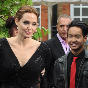 Ač by Brad ani Angelina Maddoxovi nebránili v herecké kariéře, chlapec o ni nikdy zájem neměl. Raději se pohybuje ve filmovém zákulisí.