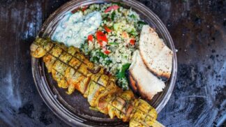 Osvěžte se! Do horkých dnů se hodí saláty i studené polévky