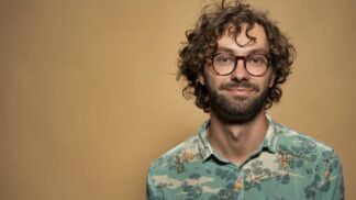 Vladimír (37): Vadí mi, jak se manželka staví ke kojení. Není místo, kde by nevytáhla prso z halenky