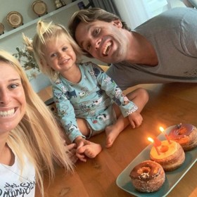 Andrea Sestini Hlaváčková má s manželem dceru Bibi.