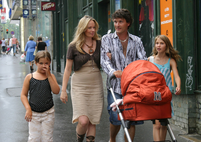 Alena Antalová na archivní fotografii z roku 2007 v pražských ulicích.