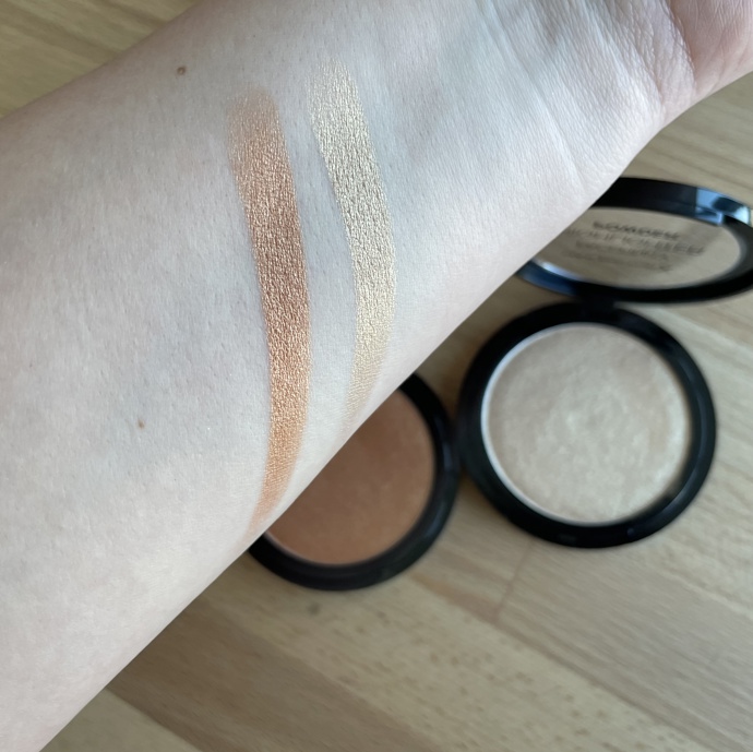 Pokud máte po létě opálenou tvář, určitě sáhněte po tmavším odstínu.