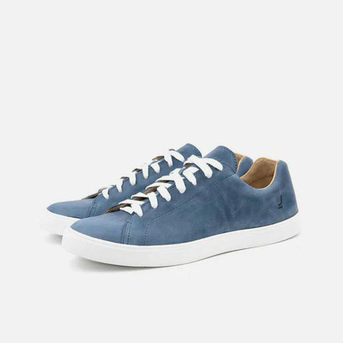Tenisky, které v sobě snoubí kvalitní ševcovskou práci a použití pravé kůže. JANCARIK SHOES, 2590 Kč