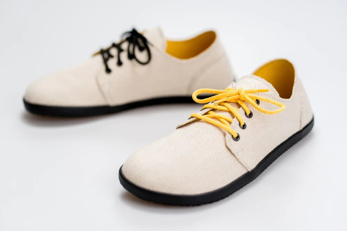 Konopné veganské barefoot tenisky. AHINSA SHOES, 2390 Kč