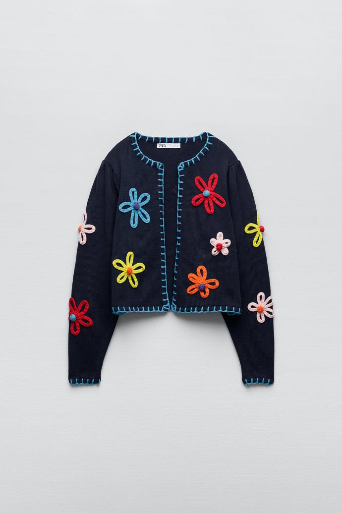 Kardigan s výšivkou květin. Zara, 1199 Kč