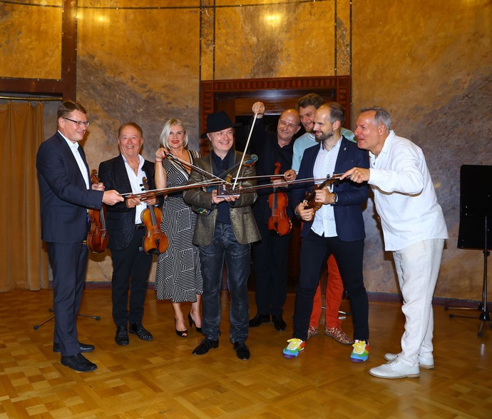 Nové album Pavla Šporcla se křtilo v prostorách pražského Obecního domu.