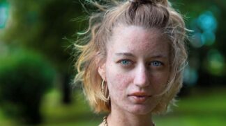 Nejprve se sama potýkala s vážnou nemocí, nyní podporuje ženy s podobným osudem