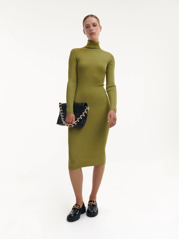 Šaty s vysokým podílem viskózy. RESERVED, 899 Kč