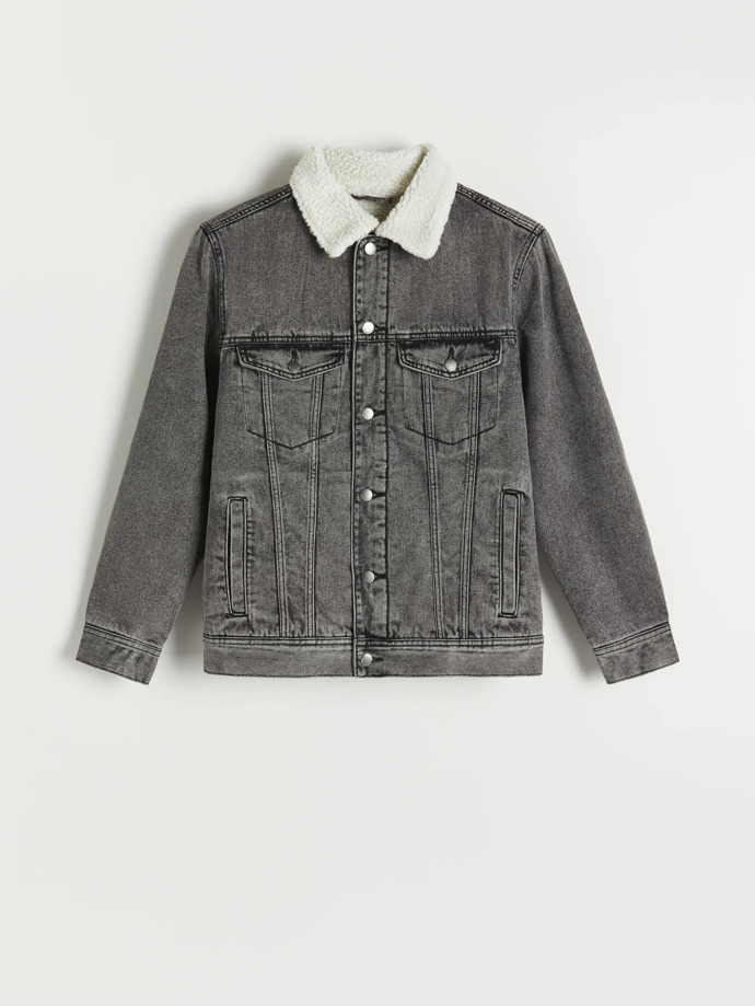 Šedá bunda s beránkem. RESERVED, 1499 Kč