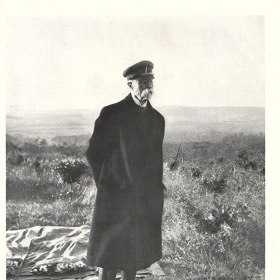 "Fašismus je anonymní společnost nespokojených a odmítnutých s omezeným ručením k výrobě politických báchorek a lupičských historek."