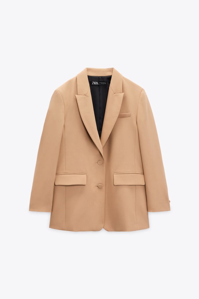 Sako s klopami do špičky. ZARA, 1599 Kč