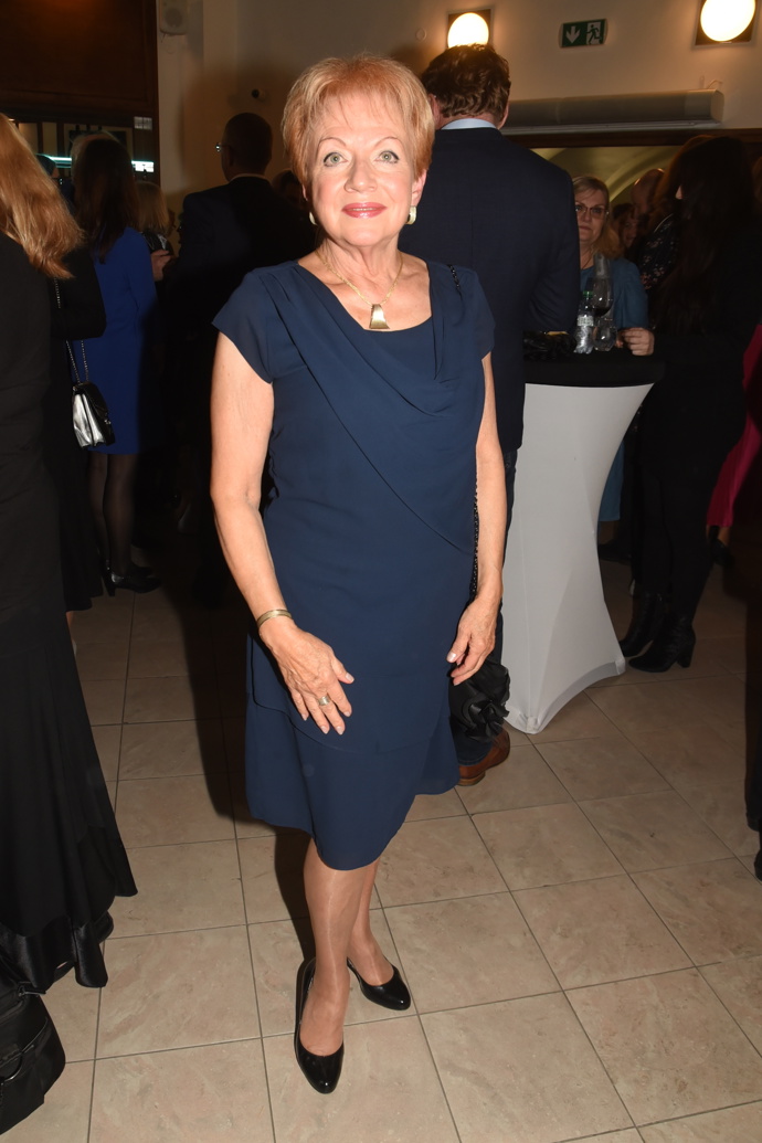 Legenda Hudebního divadla Karlín, operetní zpěvačka Pavla Břínková, oblékla tmavě modré koktejlky a hýřila dobrou náladou.