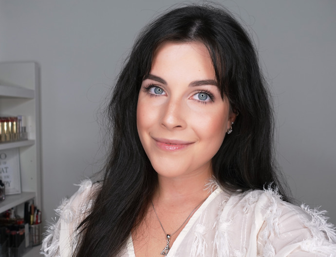 S tímhle denním líčením rozhodně zazáříte a zvládnete ho pomocí 3 nebo maximálně 4 stínů.