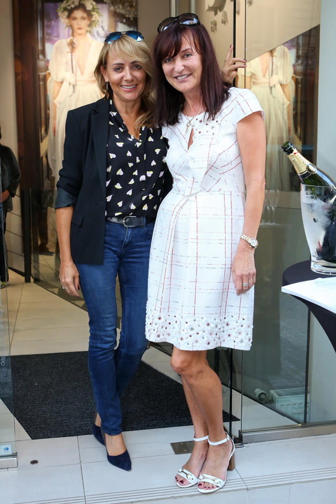 Adriana Krnáčová si brzy získala sympatie podnikatelů z centra Prahy, například módní návrhářky Beaty Rajské.