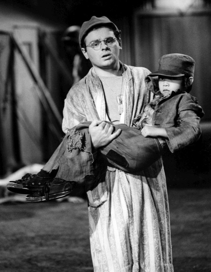 Gary Burghoff byl jako Radar pořád poblíž, dokonce dřív, než ho bylo potřeba...