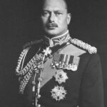 Jeho tatínkem byl guvernér Austrálie a vévoda Henry z Gloucesteru, syn krále Jiřího V.