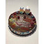 Na konci července oslavil Saša Rašilov padesátiny a jeho dcery, včetně těch dvou nejstarších, mu nazdobily dort.