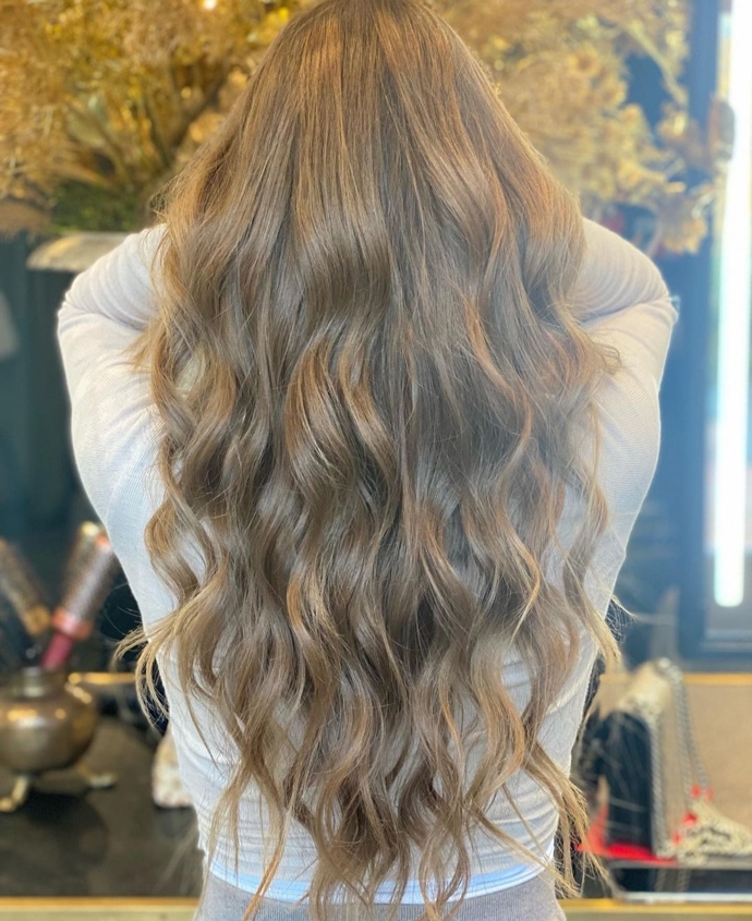 Potrpí si na dlouhé vlasy, a tak často volí nejrůznější prodloužení.