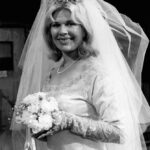 Jednou došlo i na svatbu. Její vyvolený Donald Penobscot se ale v seriálu MASH moc neukazoval.