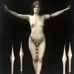 V té době si zároveň změnila jméno na Olgu Desmond.