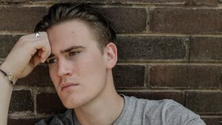 PORADNA: Žena vše konzultuje s matkou, mě odstavily na druhou kolej. Koučka radí, jak uzdravit vztahy