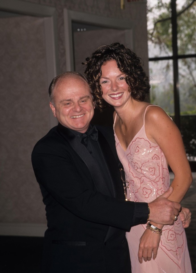 Z prvního manželství má dceru Genu, z druhého dva syny.