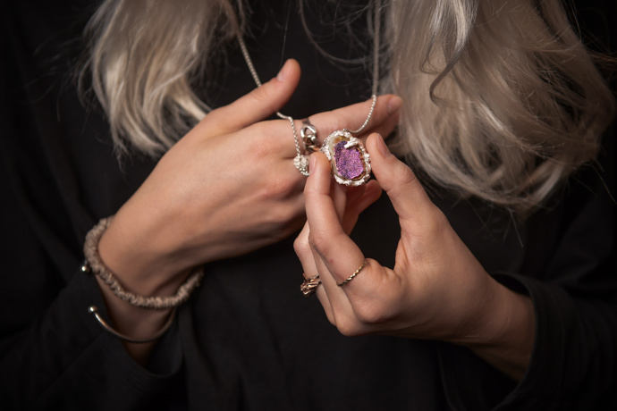 Šperk Terezie Kovalové od Hanuše Lamra.