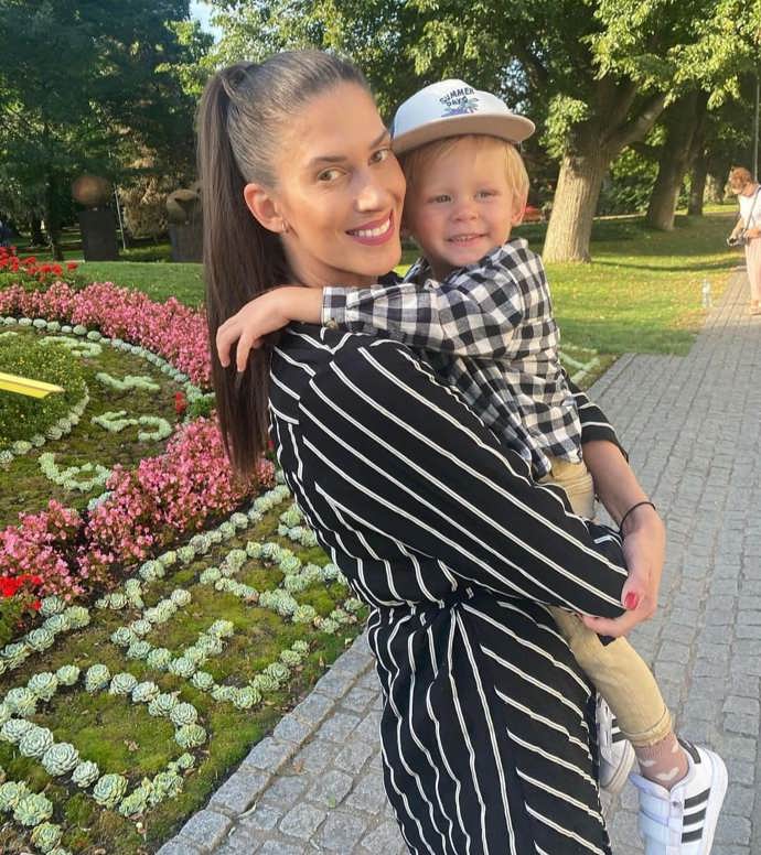 Dnes Aneta říká, že je z nejhoršího venku a zvyká si na život single mámy.