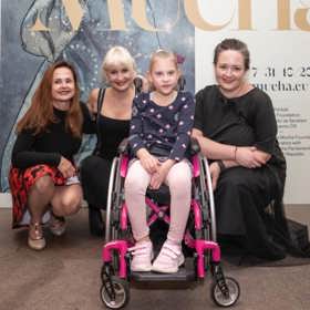 Osmiletá Leonka Plintová získala díky dražbě předmětů Nadace BeCharity 100 390 Kč na uhrazení léčby.