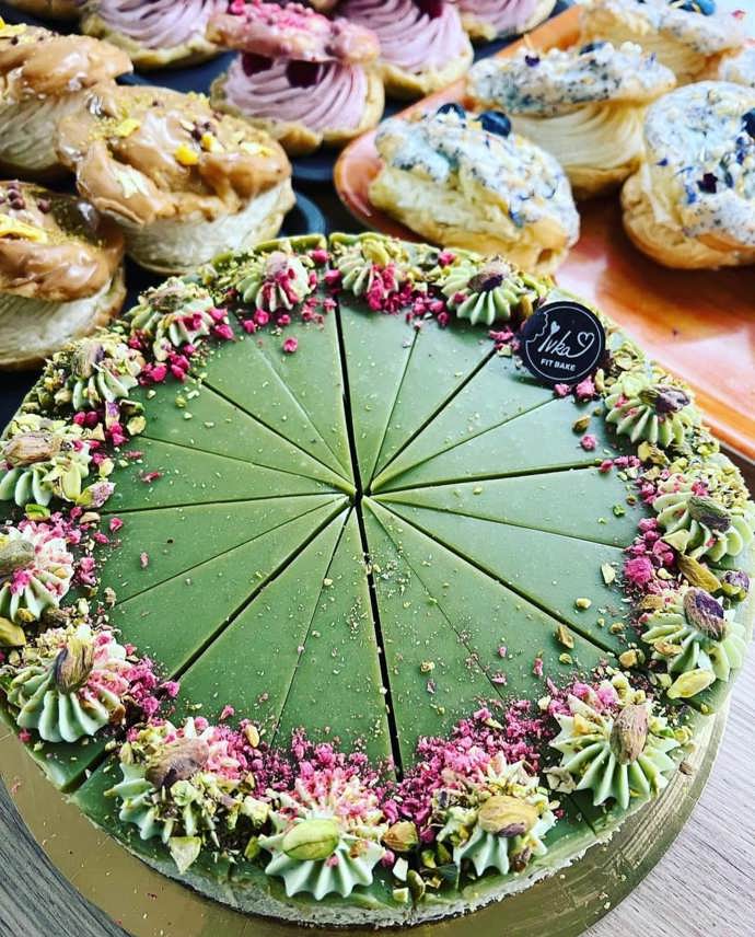 Iva peče dorty 13 let a její zručnost ocenili také přední čeští šéfkuchaři.