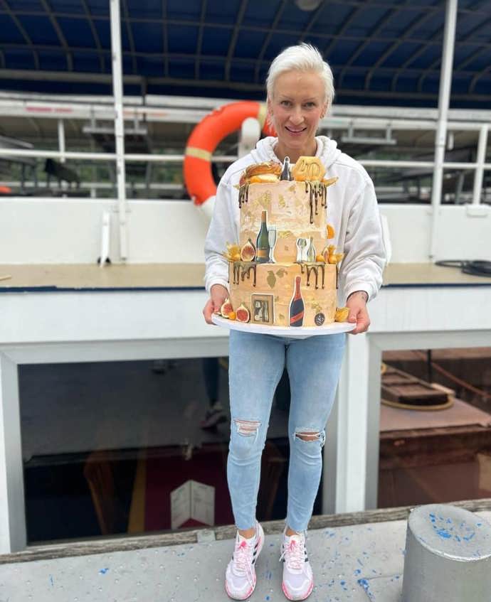 Na dorty nebo cukroví od Ivky se stojí dlouhé fronty.