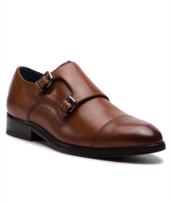 Hnědé elegantní, ale ne formální boty od značky JOOP jsou vhodné i do menších divadel či na muzikál. Zalando.cz, 2909 Kč