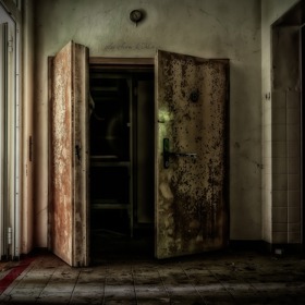 Srikesh Kumar byl v roce 2021 prohlášen za mrtvého poté, co ho srazil motocykl. V soukromém zdravotnickém zařízení bylo jeho tělo umístěno do chladícího boxu. Když Srikeshe přišla identifikovat manželka a pohladila ho po tváři, všimla si, že má teplou pokožku. Navíc dýchal. Po pěti dnech ale zemřel, tentokrát již doopravdy.